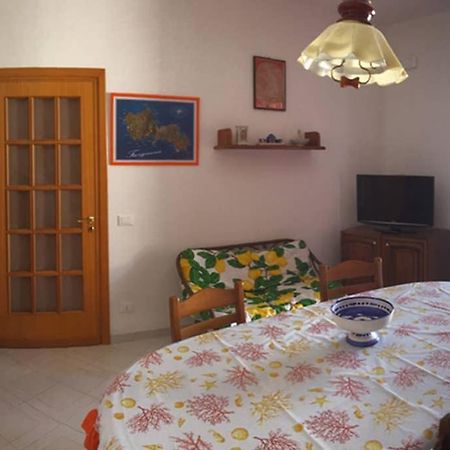 Il Rifugio Del Viandante Apartment Фавиняна Екстериор снимка